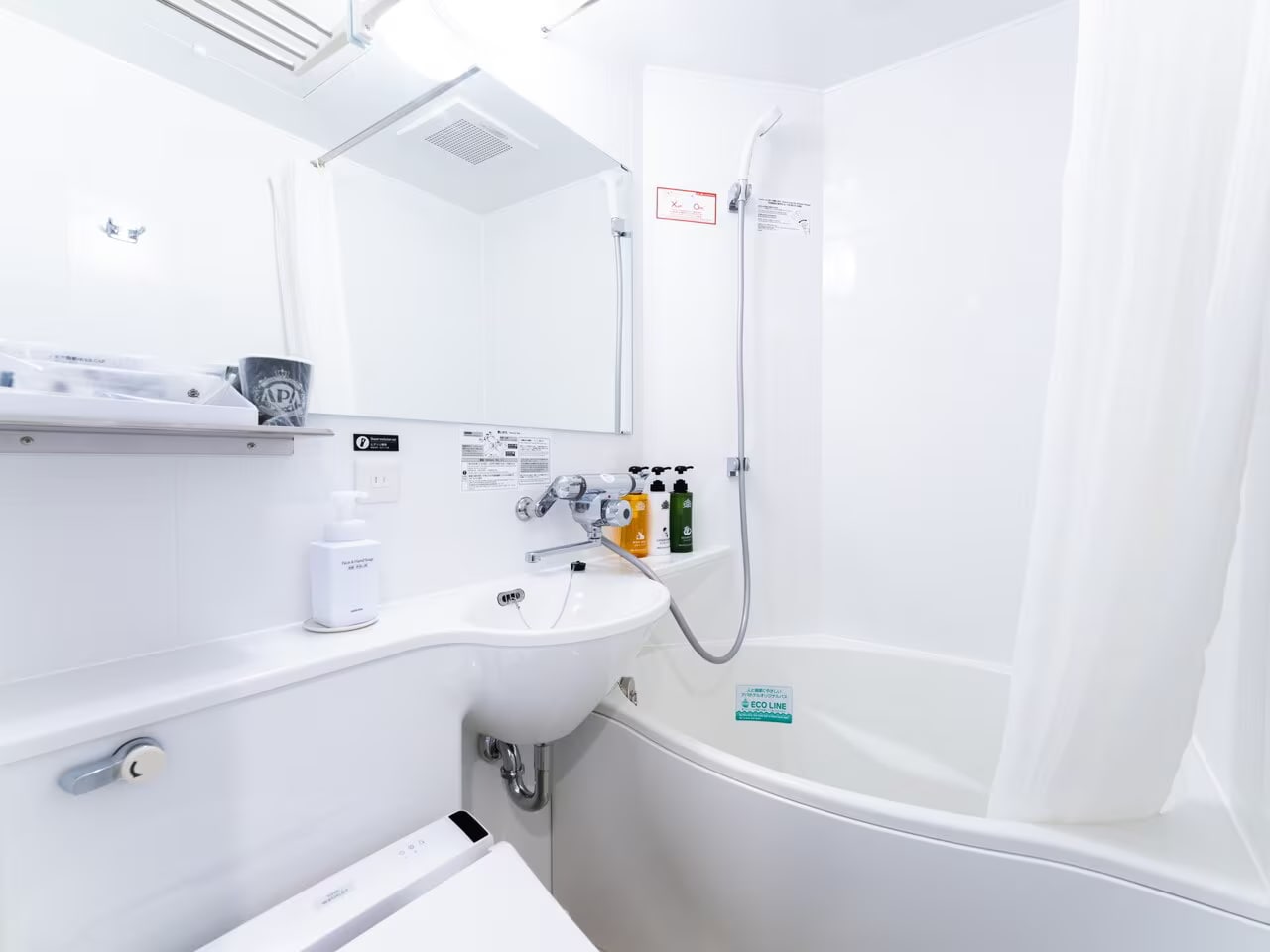 全室に温水洗浄便座を採用。